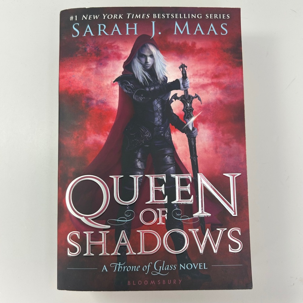 Queen of Shadows Paperback by Sarah J. Maas Throne of Glass